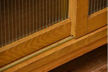 アンティーク家具　アンティーク モールガラス入りの脚付きキッチンキャビネット(食器棚、収納棚)