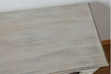 アンティーク家具　アンティークペイント　モールガラス入り脚付きチェスト(タンス、ドロワー)