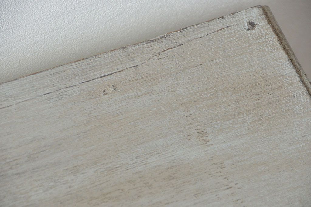 アンティーク家具　アンティークペイント　モールガラス入り脚付きチェスト(タンス、ドロワー)