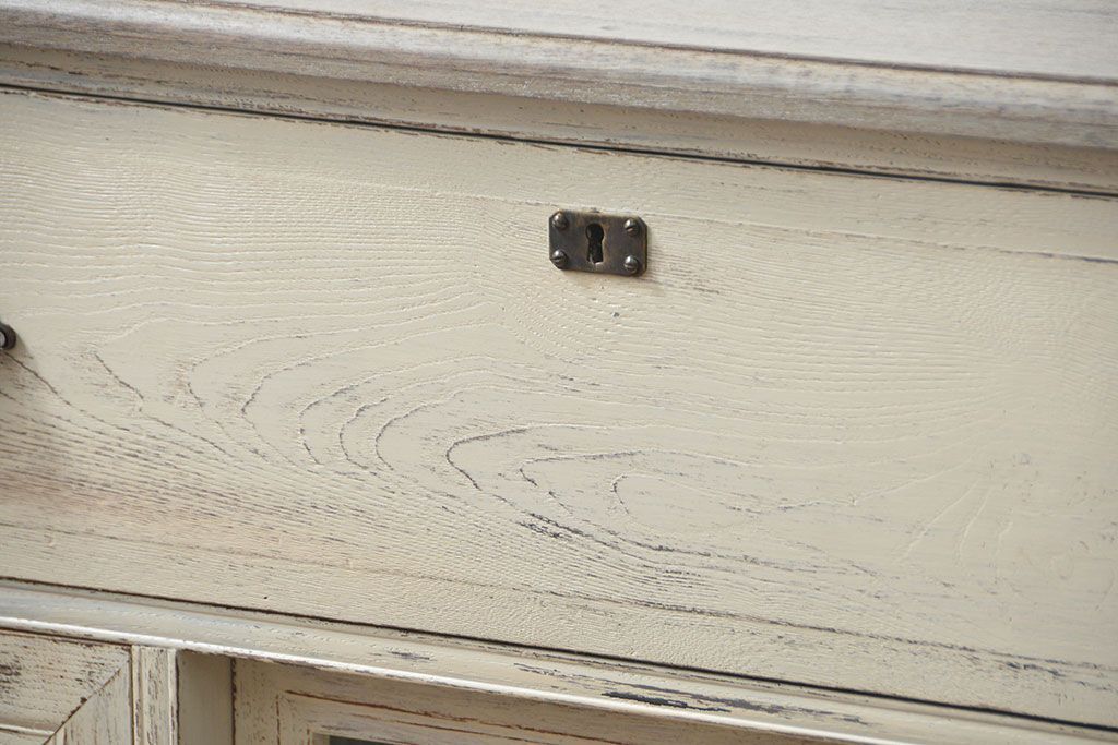 アンティーク家具　アンティークペイント　モールガラス入り脚付きチェスト(タンス、ドロワー)