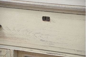 アンティーク家具　アンティークペイント　モールガラス入り脚付きチェスト(タンス、ドロワー)