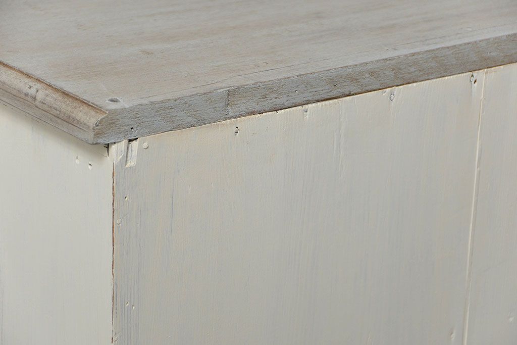 アンティーク家具　アンティークペイント　モールガラス入り脚付きチェスト(タンス、ドロワー)