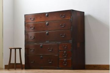 アンティーク家具　古民具・骨董 前面欅材!シンプルな二段重ね時代箪笥(チェスト、タンス)