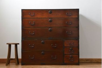 アンティーク家具　古民具・骨董 前面欅材!シンプルな二段重ね時代箪笥(チェスト、タンス)