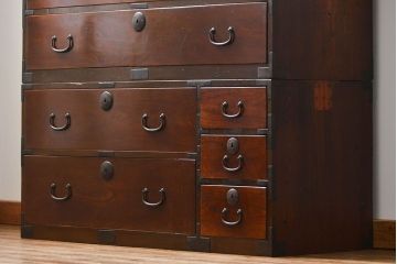 アンティーク家具　古民具・骨董 前面欅材!シンプルな二段重ね時代箪笥(チェスト、タンス)