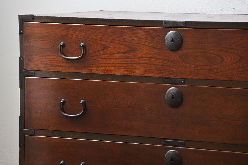 アンティーク家具　古民具・骨董 前面欅材!シンプルな二段重ね時代箪笥(チェスト、タンス)