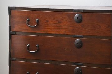 アンティーク家具　古民具・骨董 前面欅材!シンプルな二段重ね時代箪笥(チェスト、タンス)