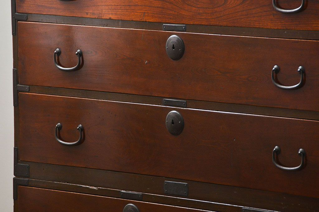 アンティーク家具　古民具・骨董 前面欅材!シンプルな二段重ね時代箪笥(チェスト、タンス)