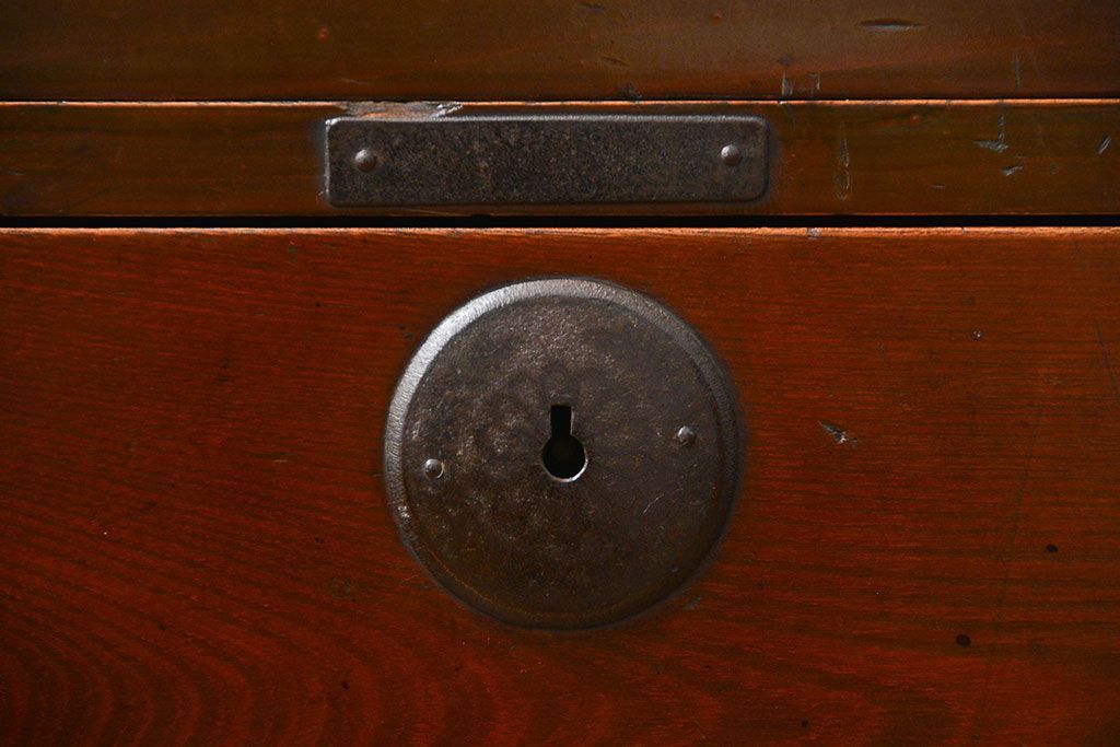 アンティーク家具　古民具・骨董 前面欅材!シンプルな二段重ね時代箪笥(チェスト、タンス)