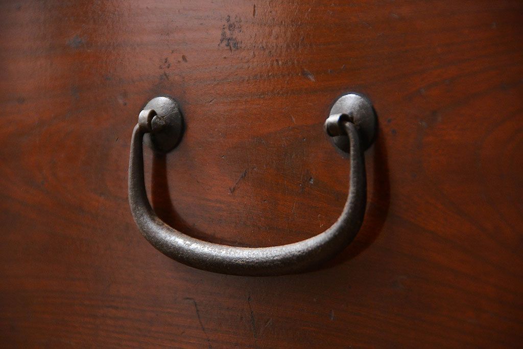 アンティーク家具　古民具・骨董 前面欅材!シンプルな二段重ね時代箪笥(チェスト、タンス)