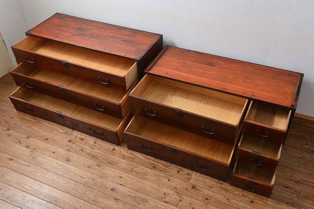 アンティーク家具　古民具・骨董 前面欅材!シンプルな二段重ね時代箪笥(チェスト、タンス)