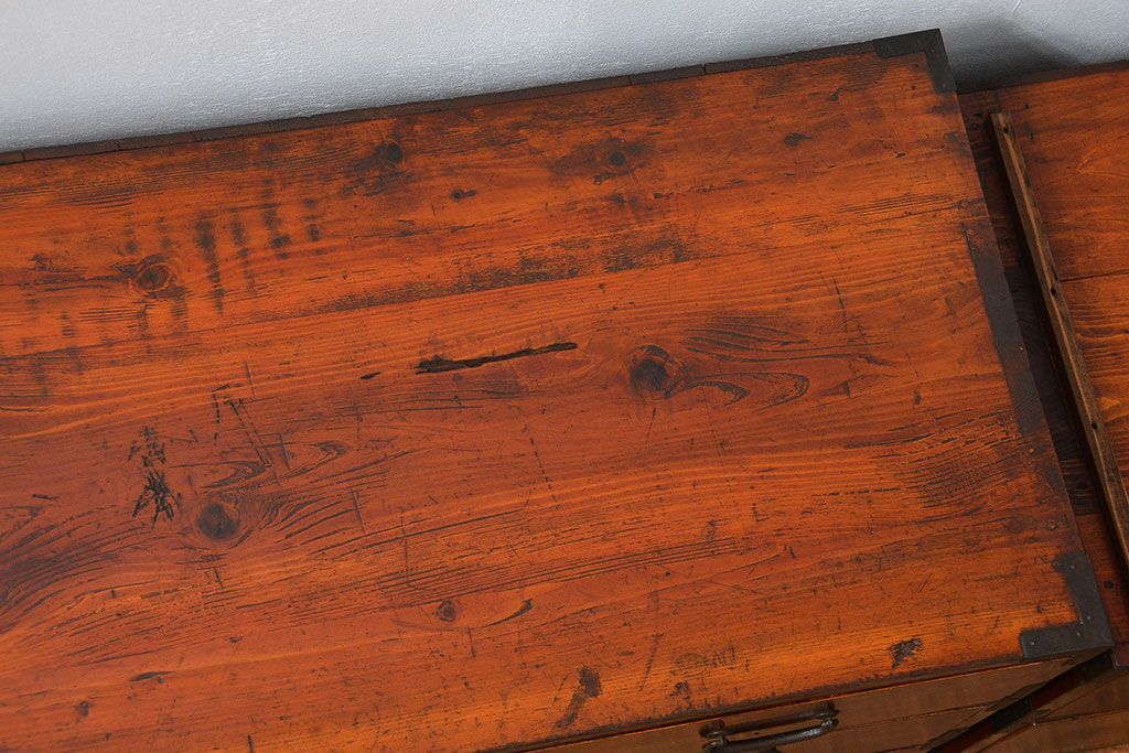 アンティーク家具　古民具・骨董 前面欅材!シンプルな二段重ね時代箪笥(チェスト、タンス)