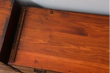 アンティーク家具　古民具・骨董 前面欅材!シンプルな二段重ね時代箪笥(チェスト、タンス)