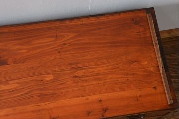 アンティーク家具　古民具・骨董 前面欅材!シンプルな二段重ね時代箪笥(チェスト、タンス)