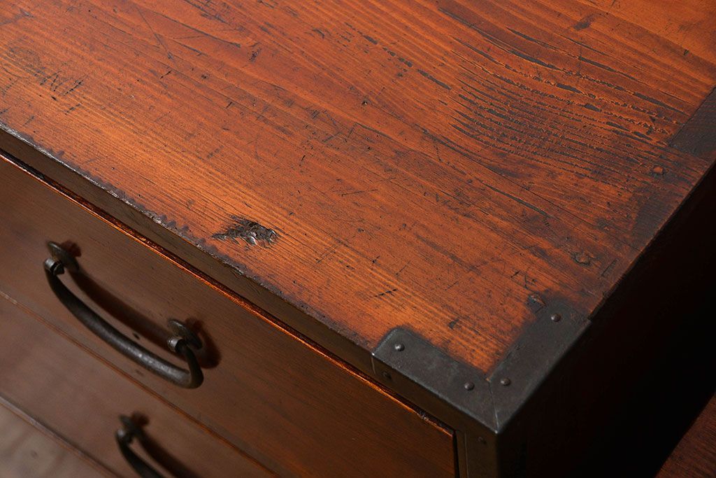 アンティーク家具　古民具・骨董 前面欅材!シンプルな二段重ね時代箪笥(チェスト、タンス)