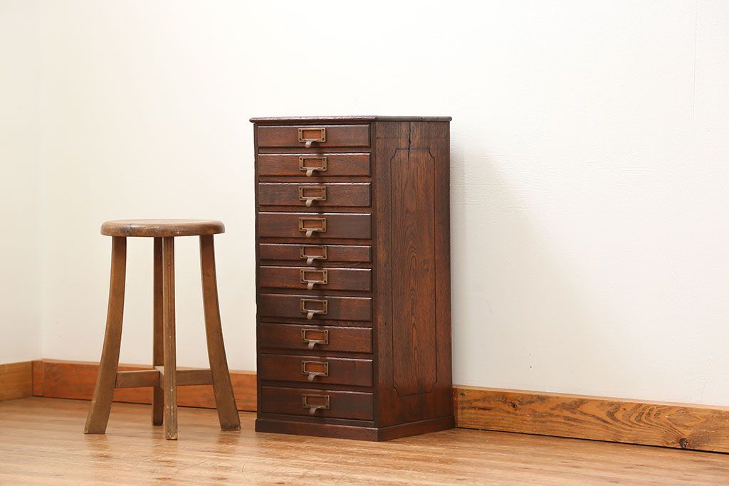 アンティーク家具　アンティーク 古い栓材の10段小引き出し(ドロワー)