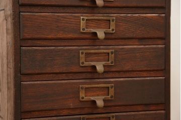アンティーク家具　アンティーク 古い栓材の10段小引き出し(ドロワー)