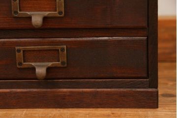 アンティーク家具　アンティーク 古い栓材の10段小引き出し(ドロワー)