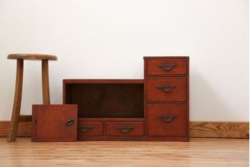 アンティーク家具　古民具・骨董 古い木の収納棚付き小引き出し