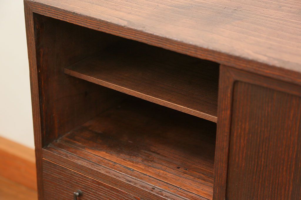 レトロ家具　アンティーク 古い桐材のレトロな小箪笥　(チェスト、桐箪笥、桐たんす)