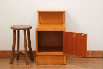 北欧家具　ビンテージ　G-PLAN(ジープラン)　Brandon(ブランドン)　小振りなサイドテーブル(1)(電話台・ベッドサイドキャビネット)