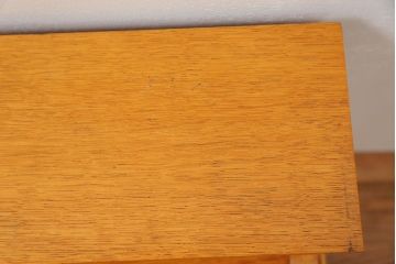 北欧家具　ビンテージ　G-PLAN(ジープラン)　Brandon(ブランドン)　小振りなサイドテーブル(1)(電話台・ベッドサイドキャビネット)