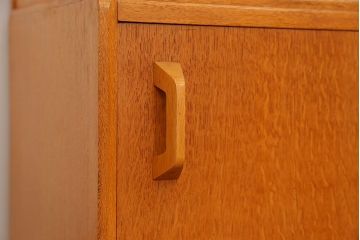 北欧家具　ビンテージ　G-PLAN(ジープラン)　Brandon(ブランドン)　小振りなサイドテーブル(1)(電話台・ベッドサイドキャビネット)