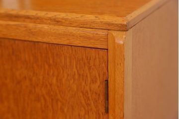 北欧家具　ビンテージ　G-PLAN(ジープラン)　Brandon(ブランドン)　小振りなサイドテーブル(1)(電話台・ベッドサイドキャビネット)