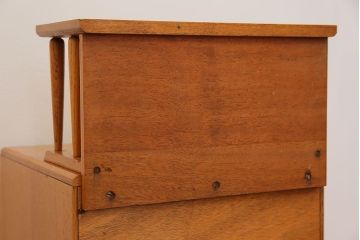 北欧家具　ビンテージ　G-PLAN(ジープラン)　Brandon(ブランドン)　小振りなサイドテーブル(1)(電話台・ベッドサイドキャビネット)