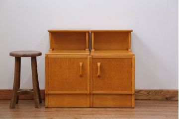 北欧家具　ビンテージ　G-PLAN(ジープラン)　Brandon(ブランドン)　小振りなサイドテーブル(2)(電話台・ベッドサイドキャビネット)