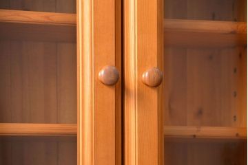 中古　シャルドネ(CHARDONNAY)ブルーム　パイン材カップボード(食器棚、キャビネット)