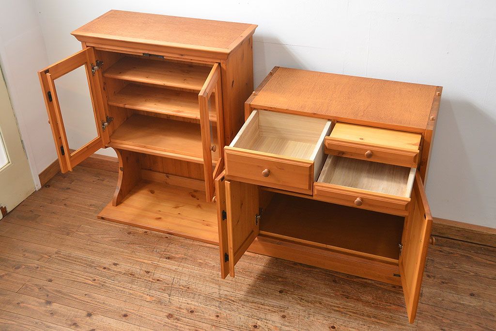 中古　シャルドネ(CHARDONNAY)ブルーム　パイン材カップボード(食器棚、キャビネット)