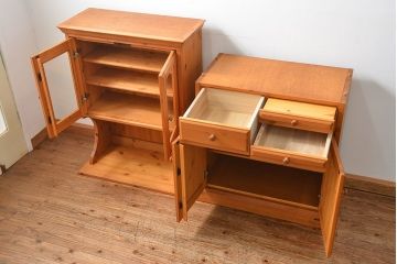 中古　シャルドネ(CHARDONNAY)ブルーム　パイン材カップボード(食器棚、キャビネット)