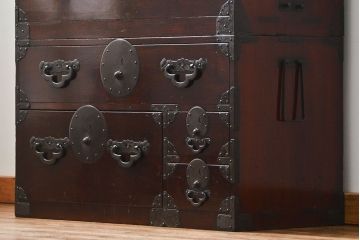 アンティーク家具　古民具・骨董 前面栗材の味わい深い時代箪笥(チェスト、タンス)