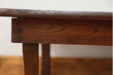 レトロ家具　昭和レトロ 古い栓材の一枚板　角型ちゃぶ台　(テーブル)