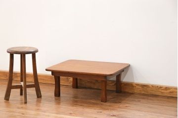 アンティーク家具　アンティーク 天板一枚板　古い栓材の小振りな角型ちゃぶ台　(テーブル、座卓)
