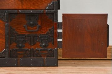 アンティーク家具　古民具・骨董 特別注文造り　総欅!酒田(庄内)衣装箪笥(時代箪笥、帳場箪笥)