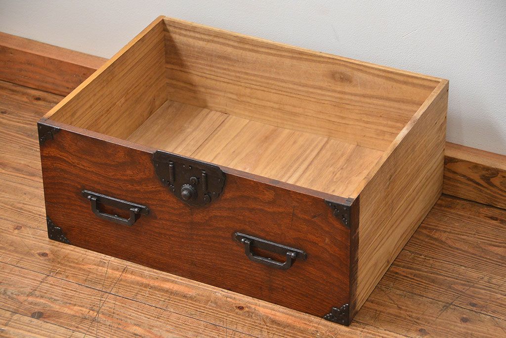 アンティーク家具　古民具・骨董 特別注文造り　総欅!酒田(庄内)衣装箪笥(時代箪笥、帳場箪笥)