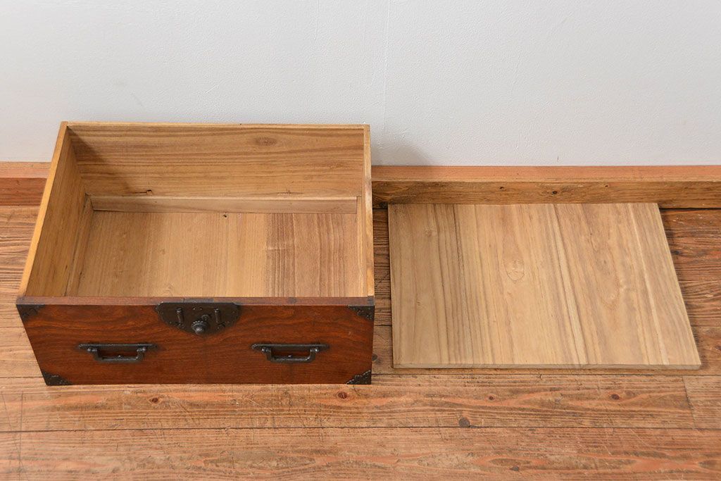 アンティーク家具　古民具・骨董 特別注文造り　総欅!酒田(庄内)衣装箪笥(時代箪笥、帳場箪笥)