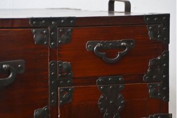 古民具・骨董 極上美品　蝶覆輪金具　前面栗材　米沢箪笥(時代箪笥)　