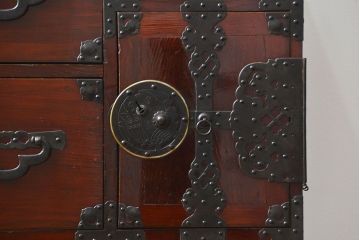 古民具・骨董 極上美品　蝶覆輪金具　前面栗材　米沢箪笥(時代箪笥)　