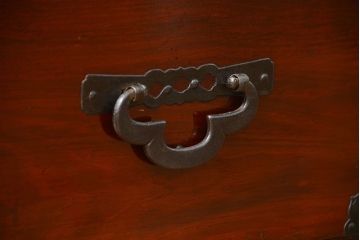 古民具・骨董 極上美品　蝶覆輪金具　前面栗材　米沢箪笥(時代箪笥)　