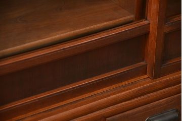 アンティーク家具　アンティーク 三方欅材!上質な二段重ね引き出し収納棚(戸棚、茶箪笥)