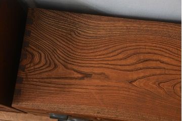 アンティーク家具　アンティーク 三方欅材!上質な二段重ね引き出し収納棚(戸棚、茶箪笥)