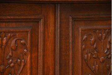 アンティーク家具　イギリスアンティーク 大きなオーク材ヴィクトリアンキャビネット(ビクトリアンキャビネット、バーカウンター)