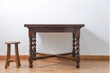 アンティーク家具　イギリスアンティーク ツイストレッグ　オーク材　味わい深いドローリーフテーブル(エクステンションテーブル)