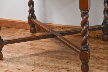 アンティーク家具　イギリスアンティーク ツイストレッグ　オーク材　味わい深いドローリーフテーブル(エクステンションテーブル)