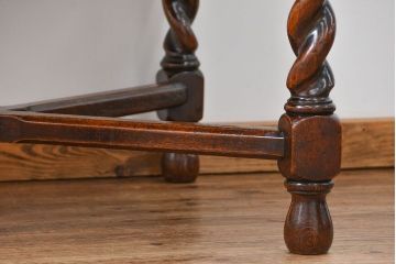 アンティーク家具　イギリスアンティーク ツイストレッグ　オーク材　味わい深いドローリーフテーブル(エクステンションテーブル)