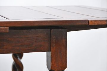 アンティーク家具　イギリスアンティーク ツイストレッグ　オーク材　味わい深いドローリーフテーブル(エクステンションテーブル)