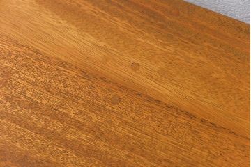 レトロ家具　アンティーク レトロなデザインの脚付きローチェスト(ローボード、ドロワー)